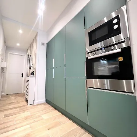 Rf101- Magnifique 3 Pieces Centre Apartment *