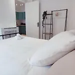 Rf101- Magnifique 3 Pieces Centre Apartment